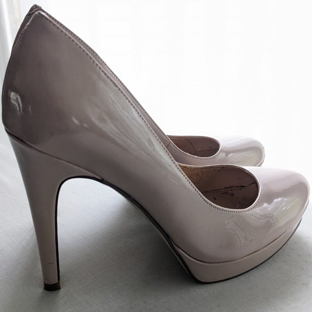 Marc Fisher Sydney Patent Leather Pumps (size 6)